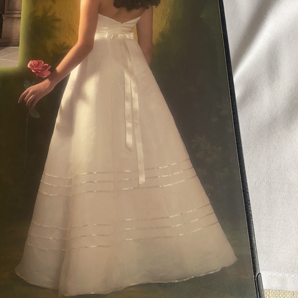 Wedding dress that could also be used for sweet 16s - Picture 8 of 13